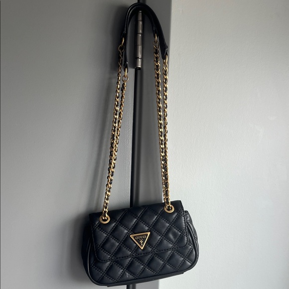 GUESS Black Quilted Chain Shoulder Bag - Picture 2 of 4